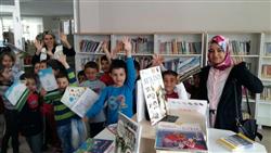 Mehmet Bukem Somtaş İlköğretim Okulu Anasınıfı öğrencileri ve öğretmenleri kütüphanemizi ziyaret ederek bilgi aldılar (8).jpg