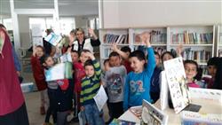 Mehmet Bukem Somtaş İlköğretim Okulu Anasınıfı öğrencileri ve öğretmenleri kütüphanemizi ziyaret ederek bilgi aldılar (14).jpg