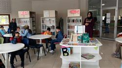 Mehmet Bukem Somtaş İlkokulu öğrencileri öğretmenleriyle kütüphanemizi ziyaret ederek kütüphane hakkında bilgi aldılar (2).jpg