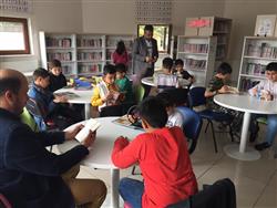 Mustafa Germirli İmam Hatip Ortaokulu öğrencileri öğretmenleri ile kütüphanemize geldiler. Hem bilgi aldılar hem okuma saati gerçekleştirdiler (5).jpg