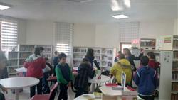 15.12.2017 tarihinde Salih Avgın Paşa Ortaokulu öğretmen ve öğrencileri için kütüphanemizde oryantasyon çalışması yapıldı (6).jpg