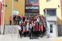 Mehmet Necati Demircan hocamız ‘’Gençlerin Okuma Alışkanlığının Geliştirilmesi ‘’ konulu konferansı ile kütüphanemize renk kattı (1).JPG