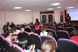 18.04.2018 tarihinde saat 09.30 ‘da Mehmet Alçı İlkokulu öğretmen ve öğrencileri için kütüphanemizde oryantasyon çalışması yapılmıştır (13).JPG