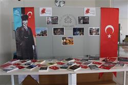 ''15 Temmuz Demokrasi ve Milli Birlik Günü'' Sergimiz Kayseri 75.Yıl İl Halk Kütüphanesi'de açılmıştır (4).JPG