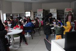 16.04.2019 tarihinde Özel Erciyes Koleji Anaokulu öğretmen ve öğrencileri için kütüphanemizde oryantasyon çalışması yapıldı (3).JPG
